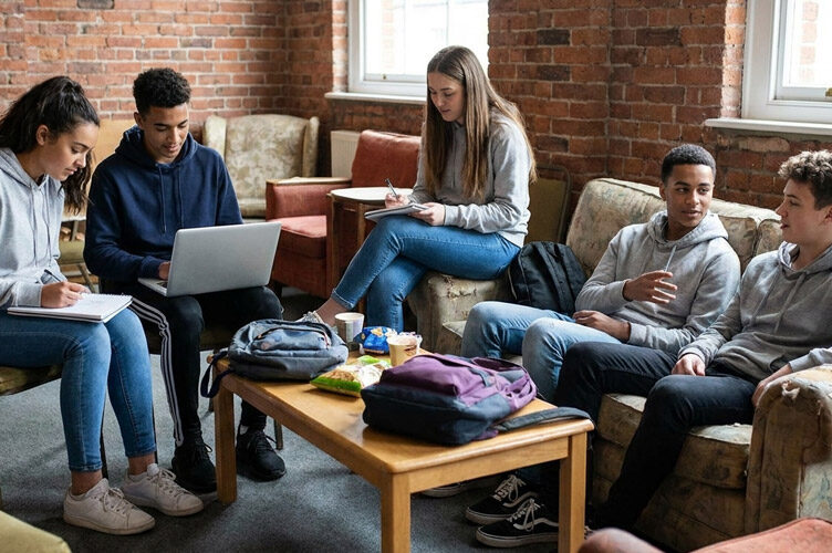 MA course in Arts - Adolescent Studies